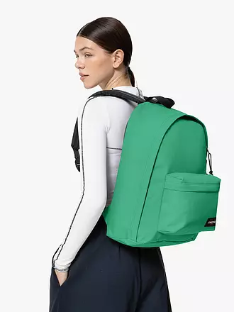 EASTPAK | Rucksack Out of Office City Print | grün