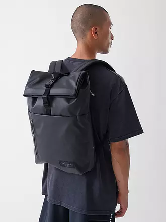 EASTPAK | Rucksack Up Roll 23L | schwarz