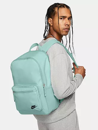NIKE | Rucksack Heritage 23L | rosa