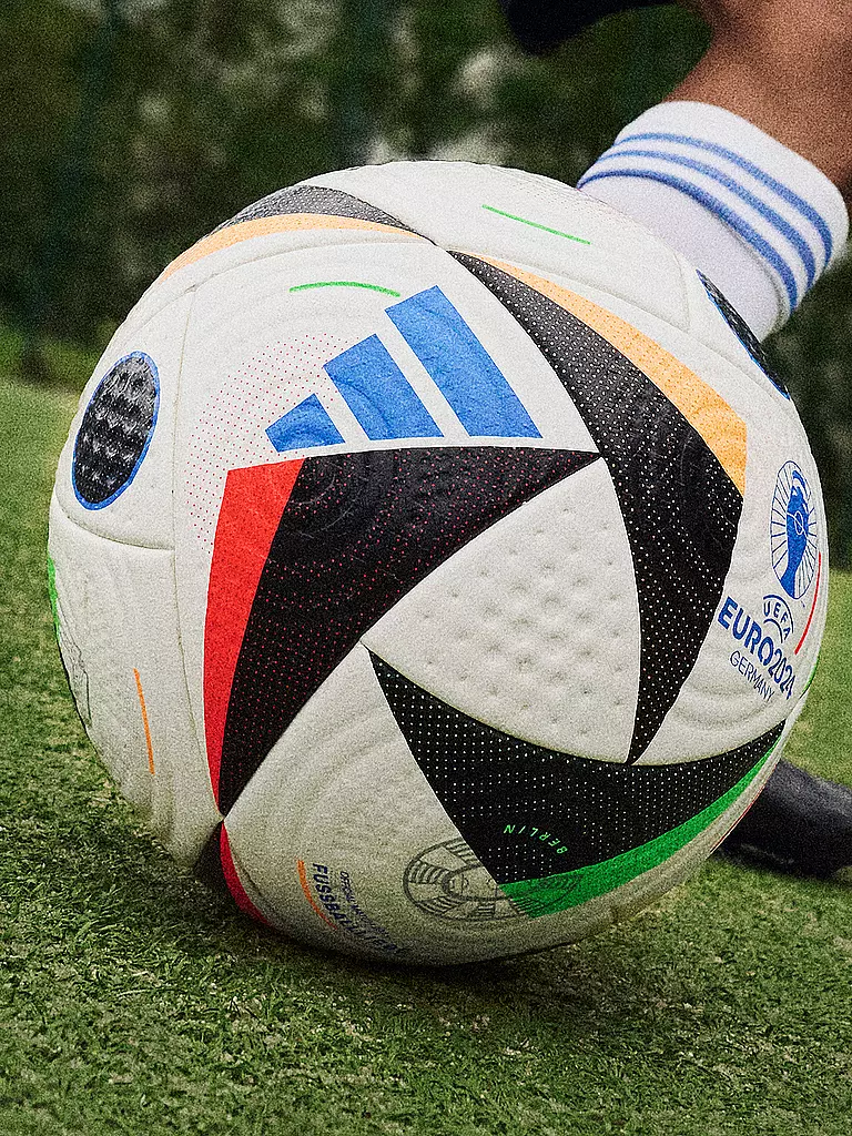 Fußballplatz Mieten In Der Nähe ADIDAS Fußballliebe Pro Ball UEFA EURO24™ weiss