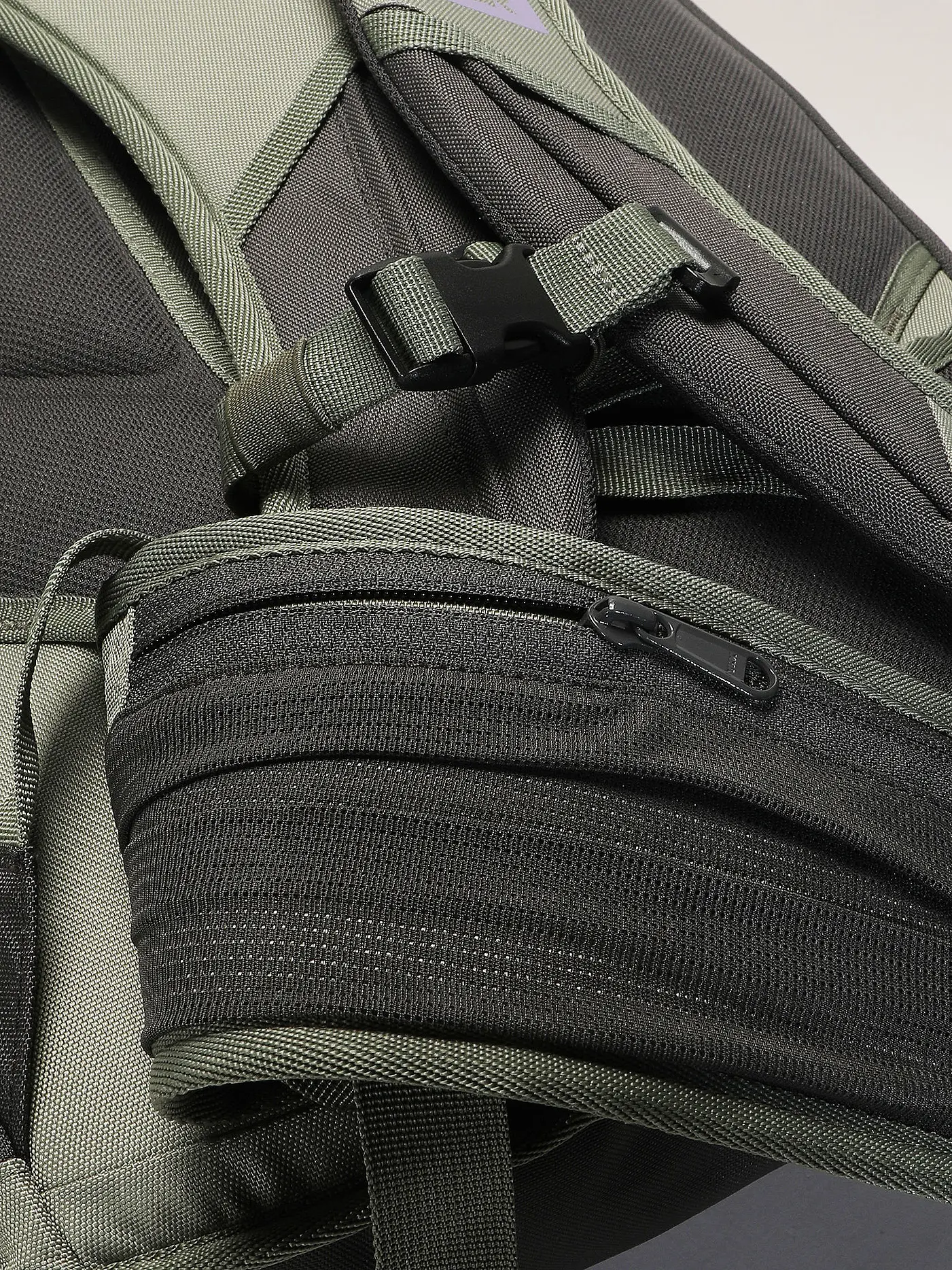 AEVOR | Rucksack Travel Pack Proof 38 bis 45L | grün