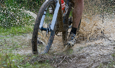 Mountainbiken-bei-Regen_Blog_Intro_fs24_370x220