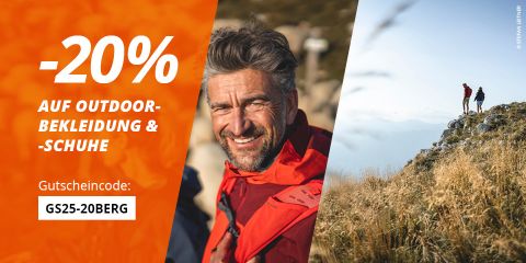 Geteiltes Bild: Links ist ein Text zu sehen, der 20 % Rabatt auf Outdoor-Kleidung und Schuhe mit dem Gutscheincode „GS25-20BERG“ anbietet. Rechts sind ein lächelnder Mann in Outdoor-Ausrüstung und zwei Wanderer auf einem Berg zu sehen.