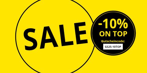 Fettgedruckter schwarzer Text „SALE“ in einem großen Kreis auf leuchtend gelbem Hintergrund. Daneben steht in einem schwarzen Kreis „-10 % ON TOP“ mit dem Gutscheincode „GS25-10TOP“ in weißer Schrift darunter.