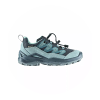 Ein blau-schwarzer Wanderschuh mit robuster Sohle, Mesh-Einsätzen und Schnürverschluss, im Seitenprofil auf weißem Hintergrund dargestellt.