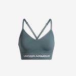 Grauer Under Armour Sport-BH mit dünnen, verstellbaren Trägern und dem Markennamen in weißer Schrift auf dem Vorderband.