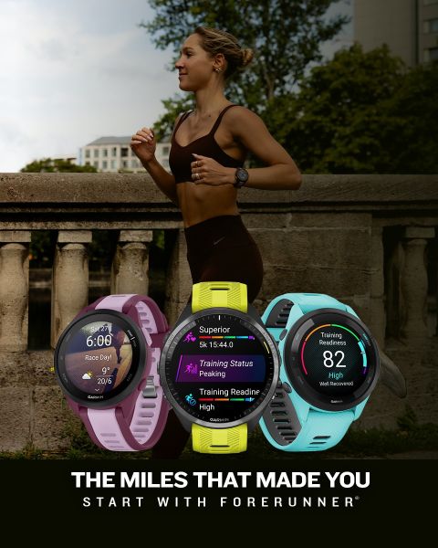 Bild einer Garmin-Werbung für die Fēnix 8-Serie. Das Design zeigt ein Unendlichkeitssymbol mit einer Person, die durch eine Landschaft rennt. Im Hintergrund ist ein jubelnder Mann zu sehen. Unten sind zwei Uhren mit den Aufschriften „Be limitless“ und „Jetzt kaufen“ abgebildet.