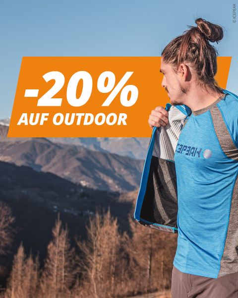 Ein Mann in Sportkleidung steht draußen in den Bergen, und auf einem orangefarbenen Banner steht: „-20 % auf Outdoor“.