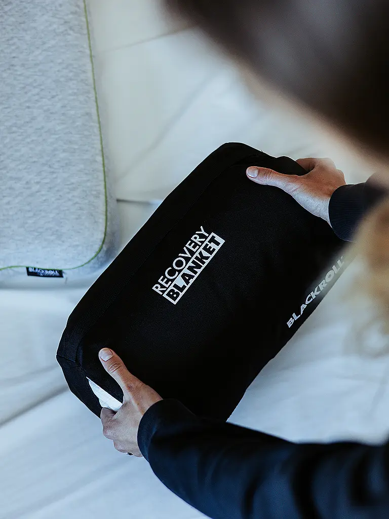 BLACKROLL | Recovery Blanket All Year | Weiss