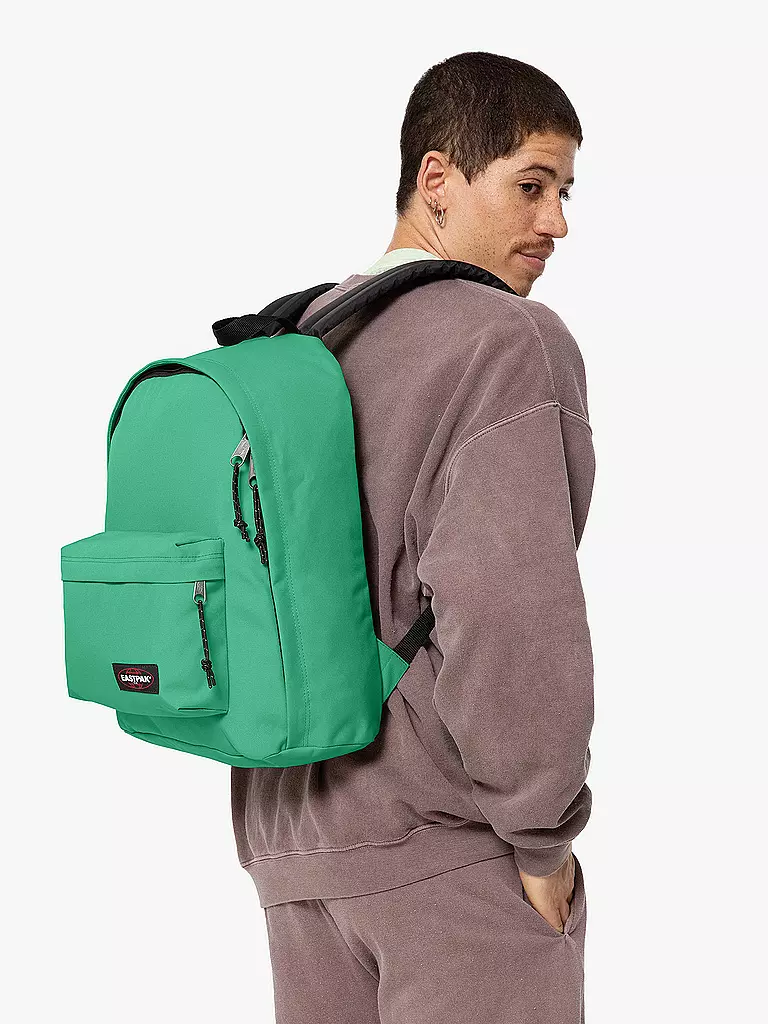 EASTPAK | Rucksack Out of Office City Print | grün
