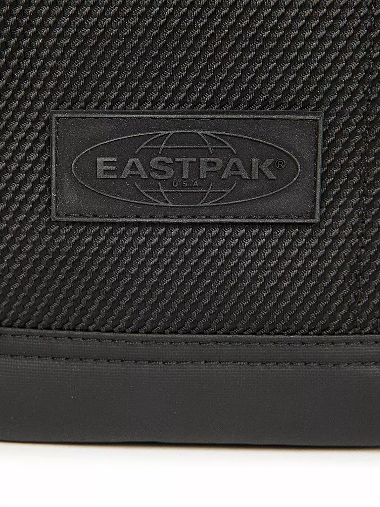 EASTPAK | Umhängetasche The One Cnnct Coat | schwarz