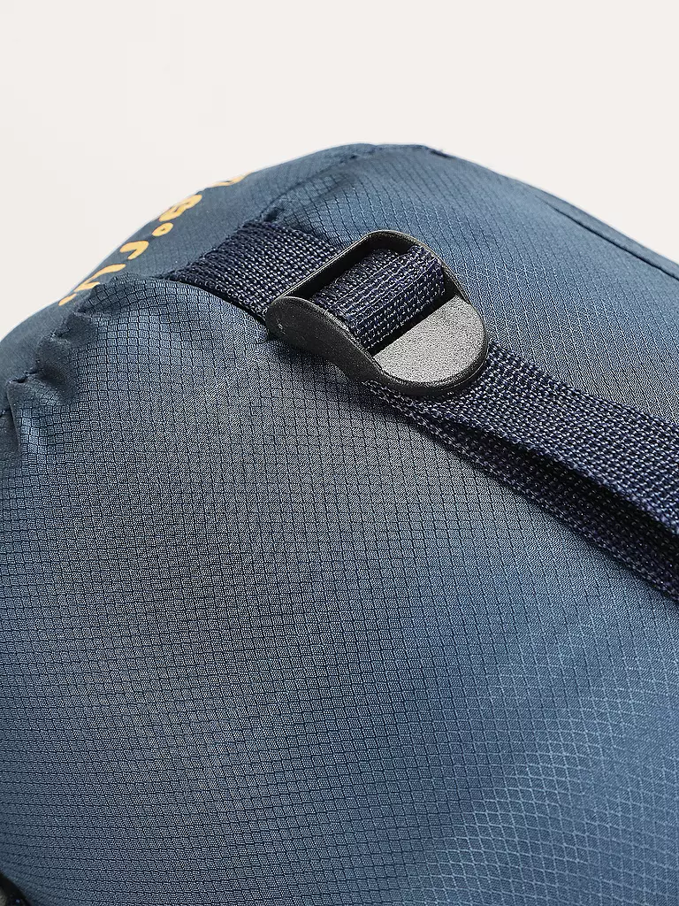 MERU |  Kunstfaserschlafsack Isar 11 M 35x18cm 1000g  | dunkelblau