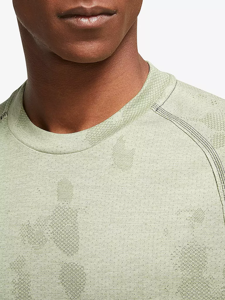 NIKE | Herren Fitnessshirt Dri-FIT ADV A.P.S. | olive