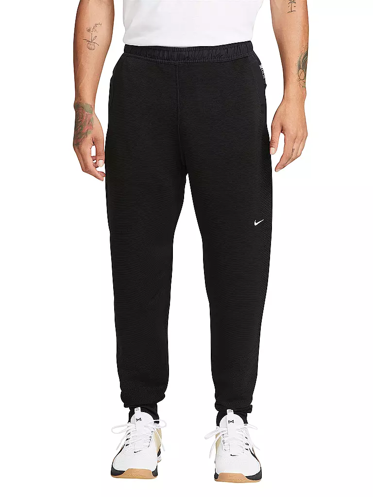 NIKE | Herren Jogginghose Therma-FIT ADV A.P.S. | schwarz