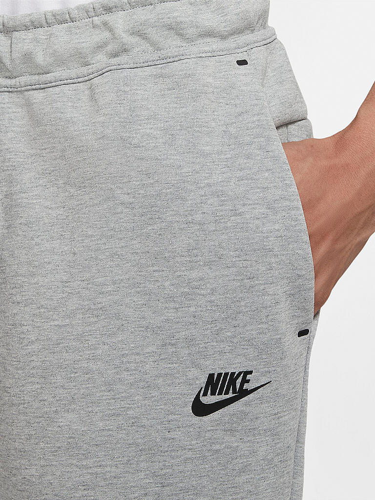 NIKE | Herren Short Sportswear Tech Fleece | grau