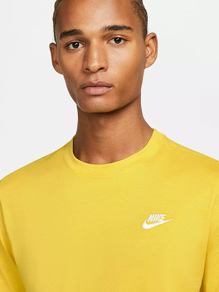 NIKE | Herren T-Shirt Nike Sportswear Club | gelb
