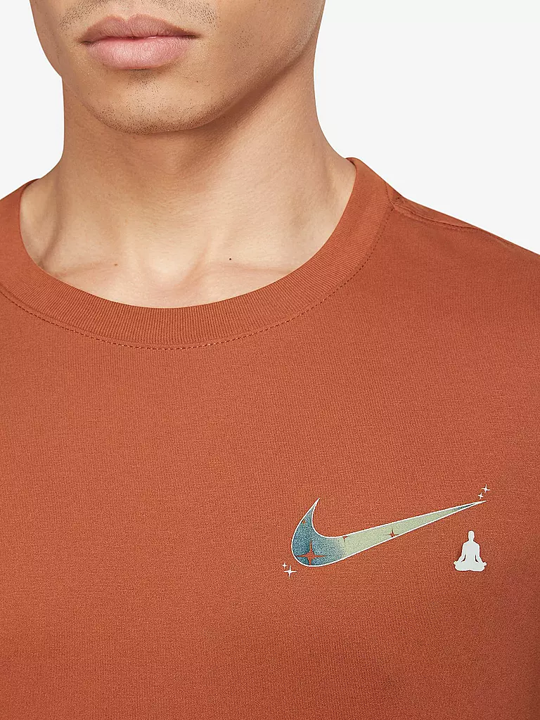 NIKE | Herren Yogashirt Dri-FIT | dunkelrot