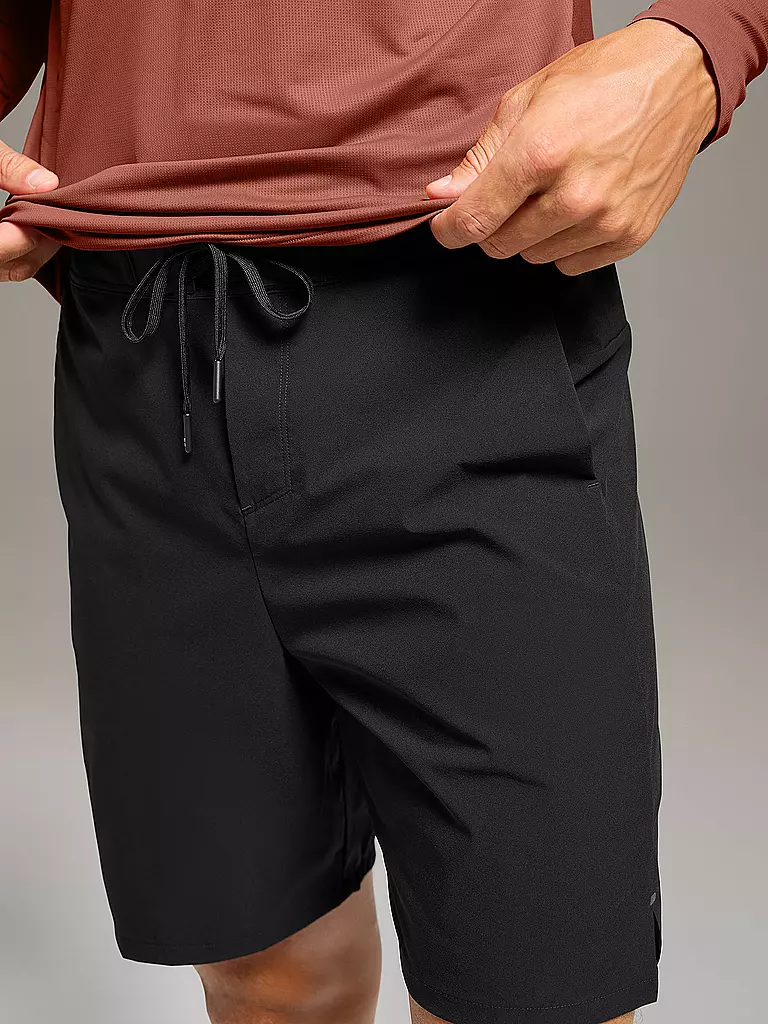 ON | Herren 2in1 Laufshort Performance Hybrid | schwarz