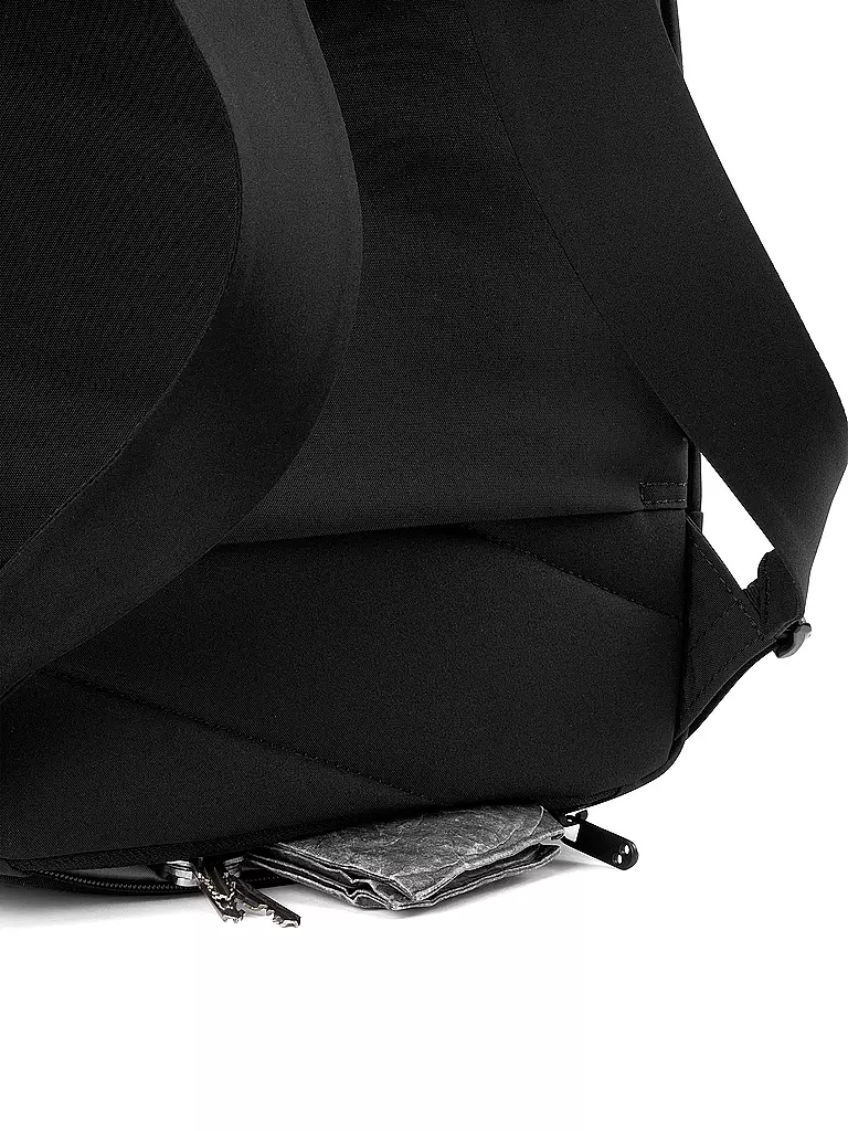PINQPONQ | Rucksack Kontor Solid 16L | schwarz