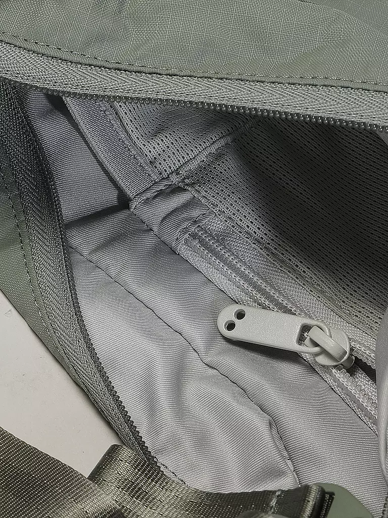 PINQPONQ | Umhängetasche Krumm Small 3,5L | Grün