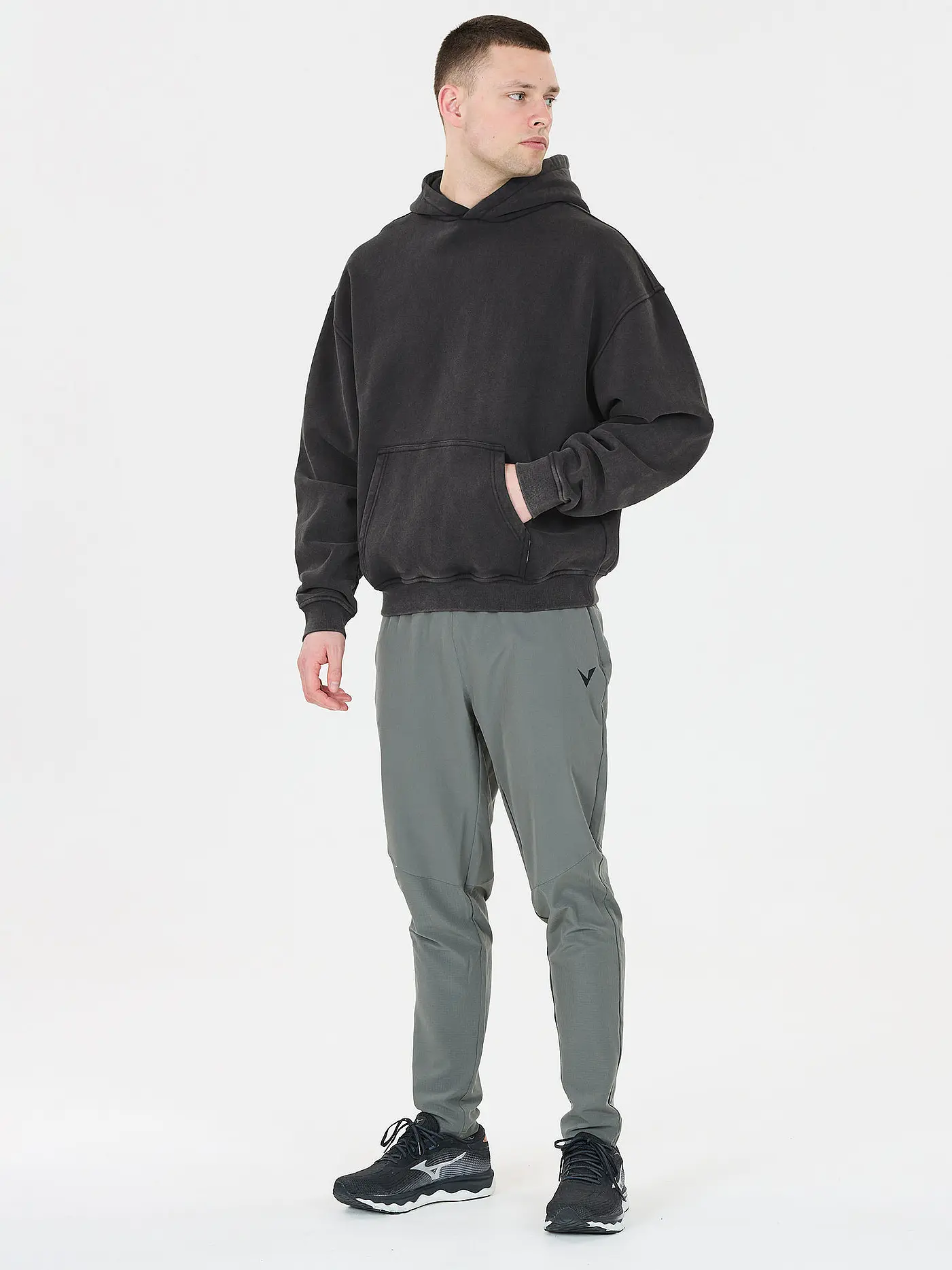 VIRTUS | Herren Hoodie LLyod Washed | schwarz